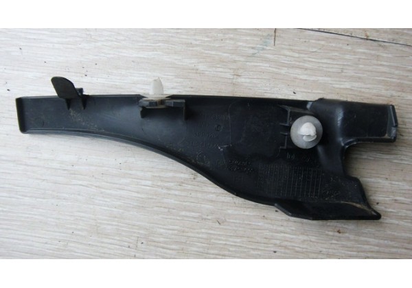 Накладка петлі капота права Renault Logan, Logan MCV, 8200273994